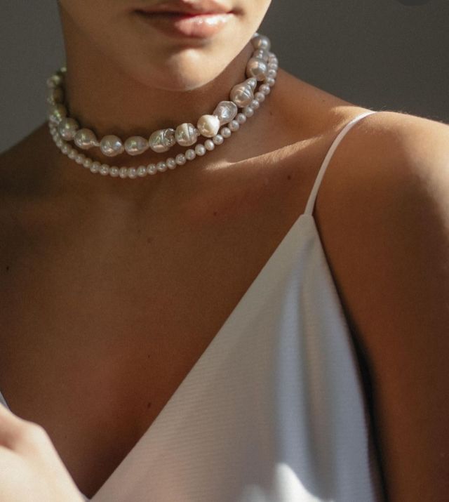 INSPIRATION ➕ Dripping in pearls . . . #themewsloves